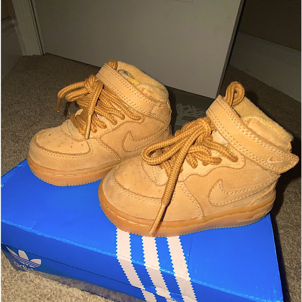 Nike Air Force 1 Mid - Tan - kids - unisex, size 5C,  AH0757-203